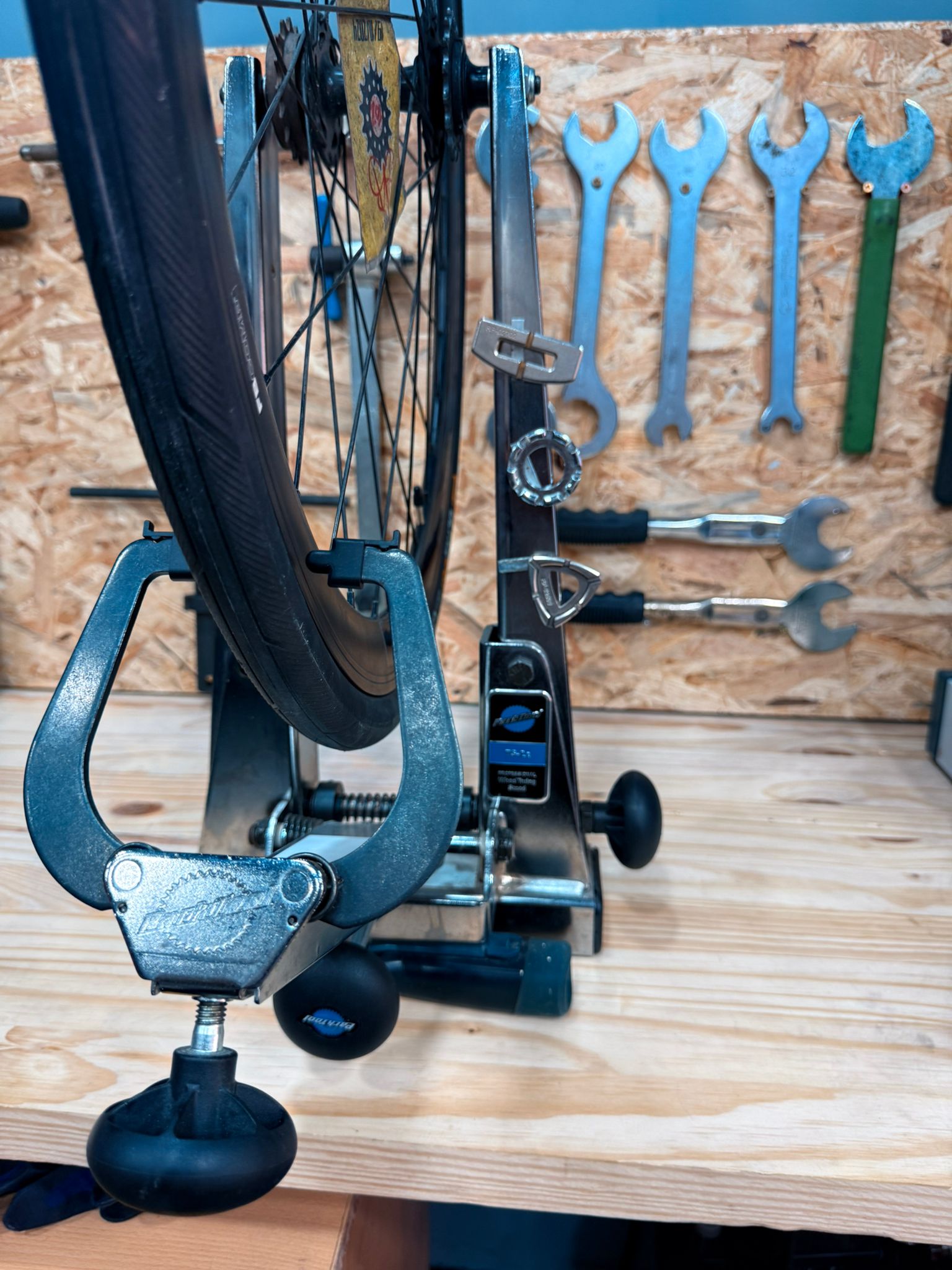 Vélo sur pied d'atelier